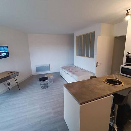 Appartement Tout Equipe 2 A 4 Couchages St Charles Marseille Bagian luar foto