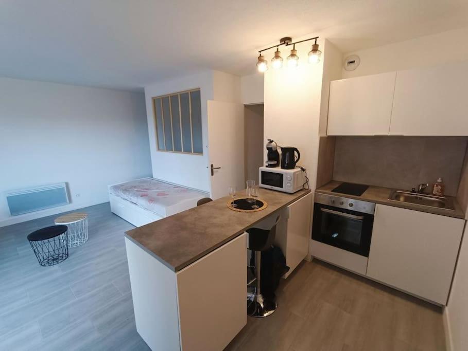 Appartement Tout Equipe 2 A 4 Couchages St Charles Marseille Bagian luar foto
