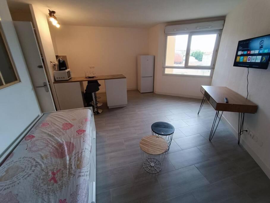 Appartement Tout Equipe 2 A 4 Couchages St Charles Marseille Bagian luar foto