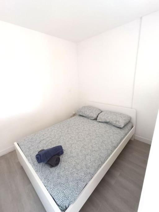 Appartement Tout Equipe 2 A 4 Couchages St Charles Marseille Bagian luar foto